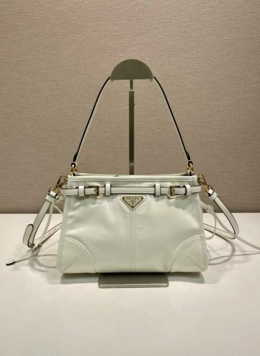 Picture of Prada Handbags _SKUfw241224919fw